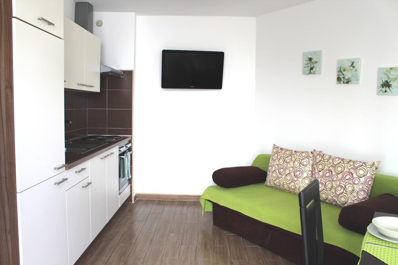 Apartment Maja Krk Town Buitenkant foto
