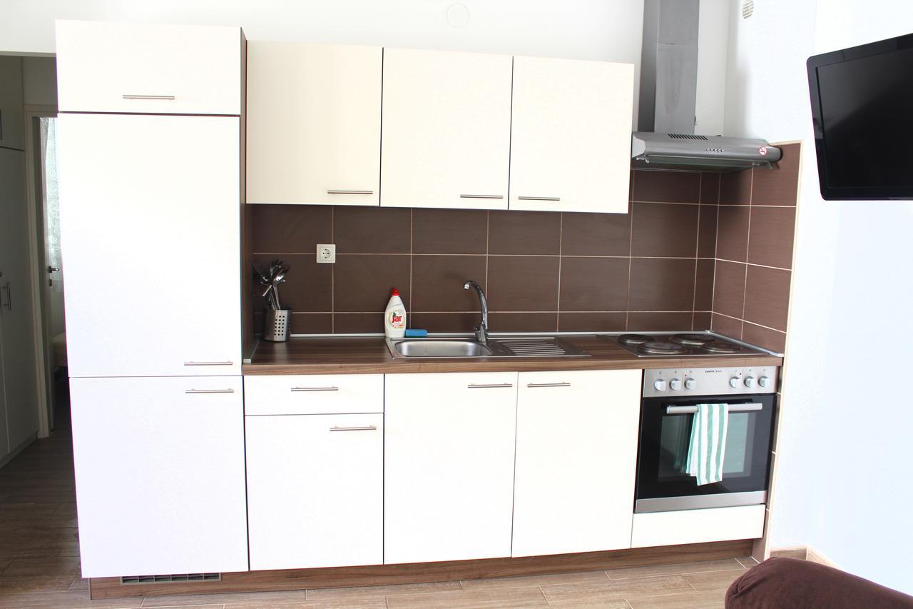 Apartment Maja Krk Town Buitenkant foto